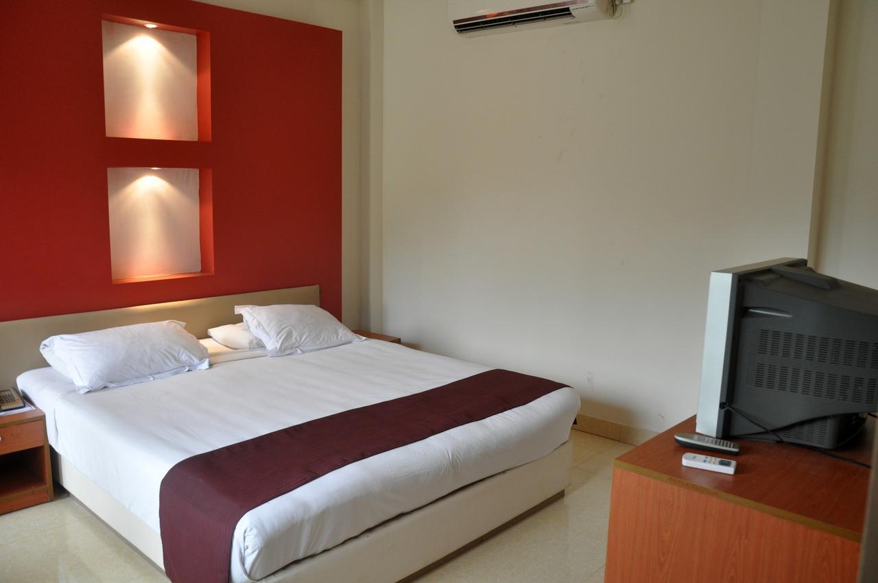Foy'S Lake Resort Dakhin Kattali Εξωτερικό φωτογραφία